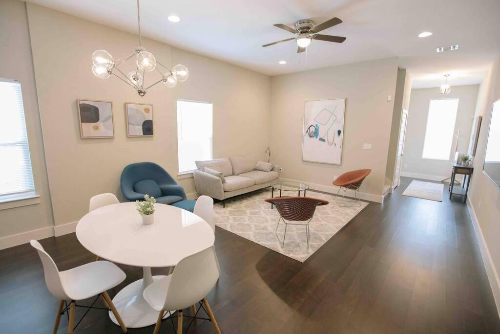 Spacious, Sleeps 6, St Phillips, King Bed San Antonio Eksteriør billede