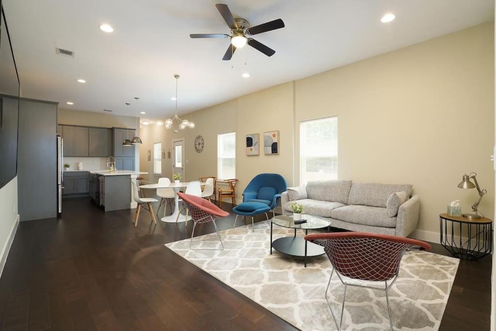 Spacious, Sleeps 6, St Phillips, King Bed San Antonio Eksteriør billede